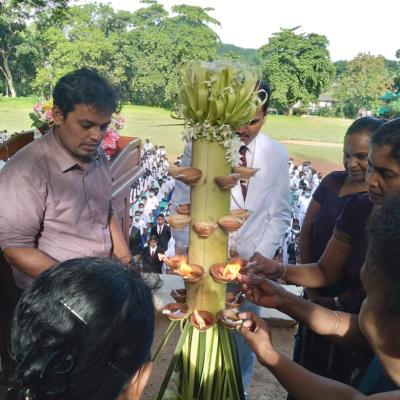 ශිෂ්‍යනායක නිළ ලාංචන පැලදවීම